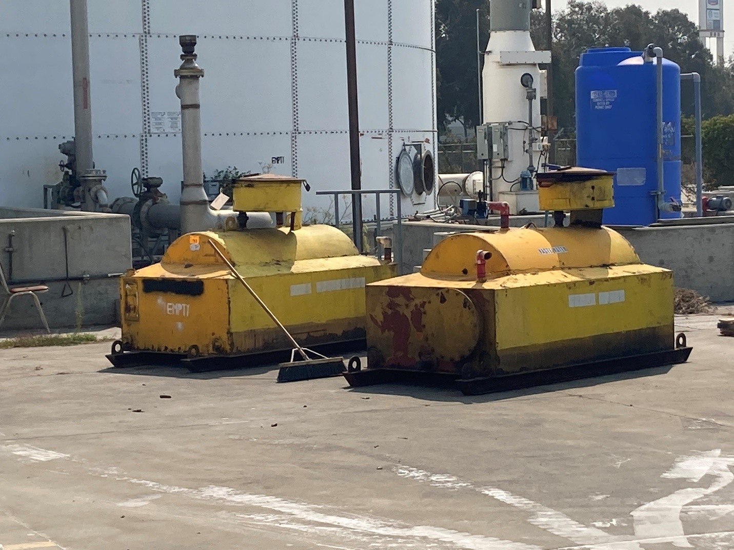 DECOMMISIONING, DECONTAMINATION, AND DISPOSALOF HAZARDOUS MATERIAL ABOVEGROUND STORAGETANKS